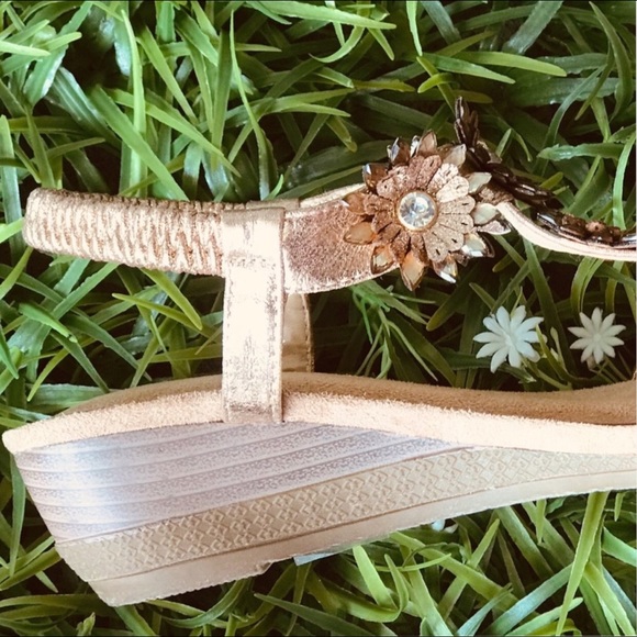 Italina FLORAL Champagne Mini Wedge Sandal - Picture 7 of 8